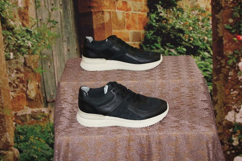 Everlane The Trainer Black Leather Suede Lace Up Low Top Sneakers Shoes Size 6